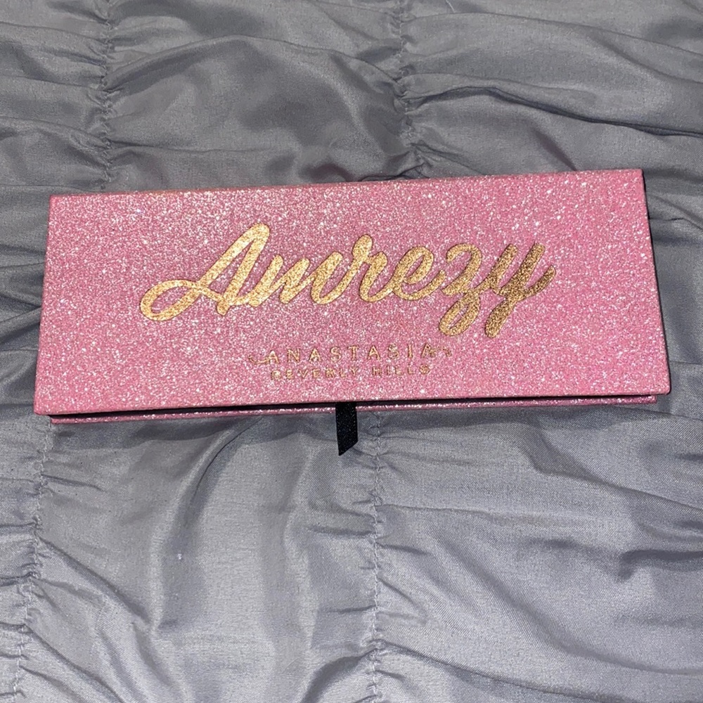 Amrezy Anastasia Beverly Hills pallet